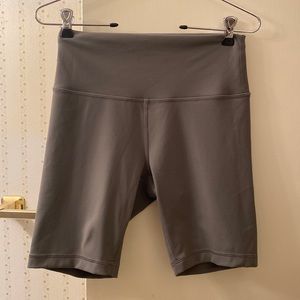Lululemon Wunder Train Shorts 8”
